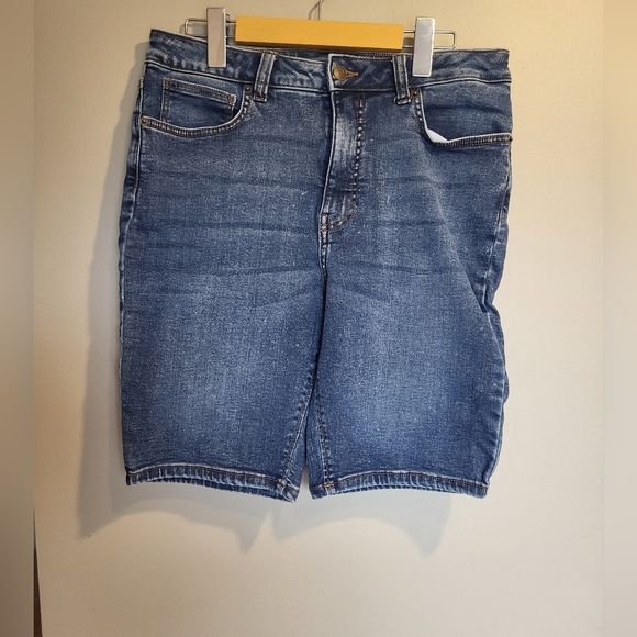 Iyla Blue Women Denim Shorts ,size 10 (32) - Picture 1 of 5